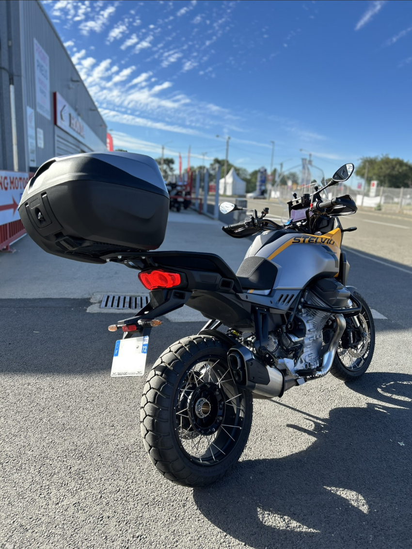 MOTO GUZZI STELVIO