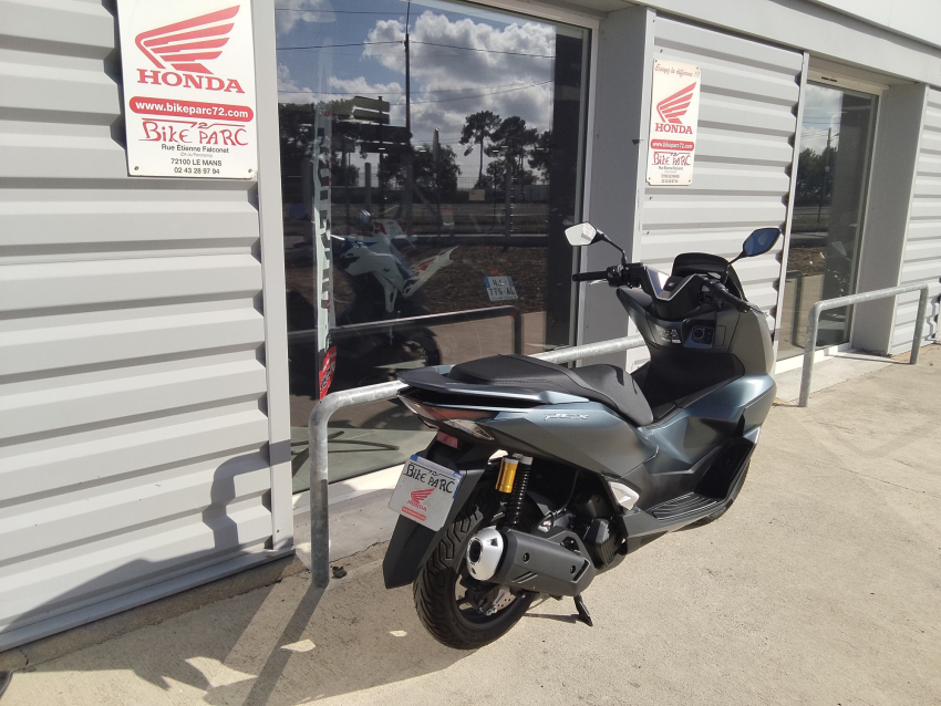 HONDA PCX 125 DX TOP BOX HONDA PCX 125 DX TOP BOX