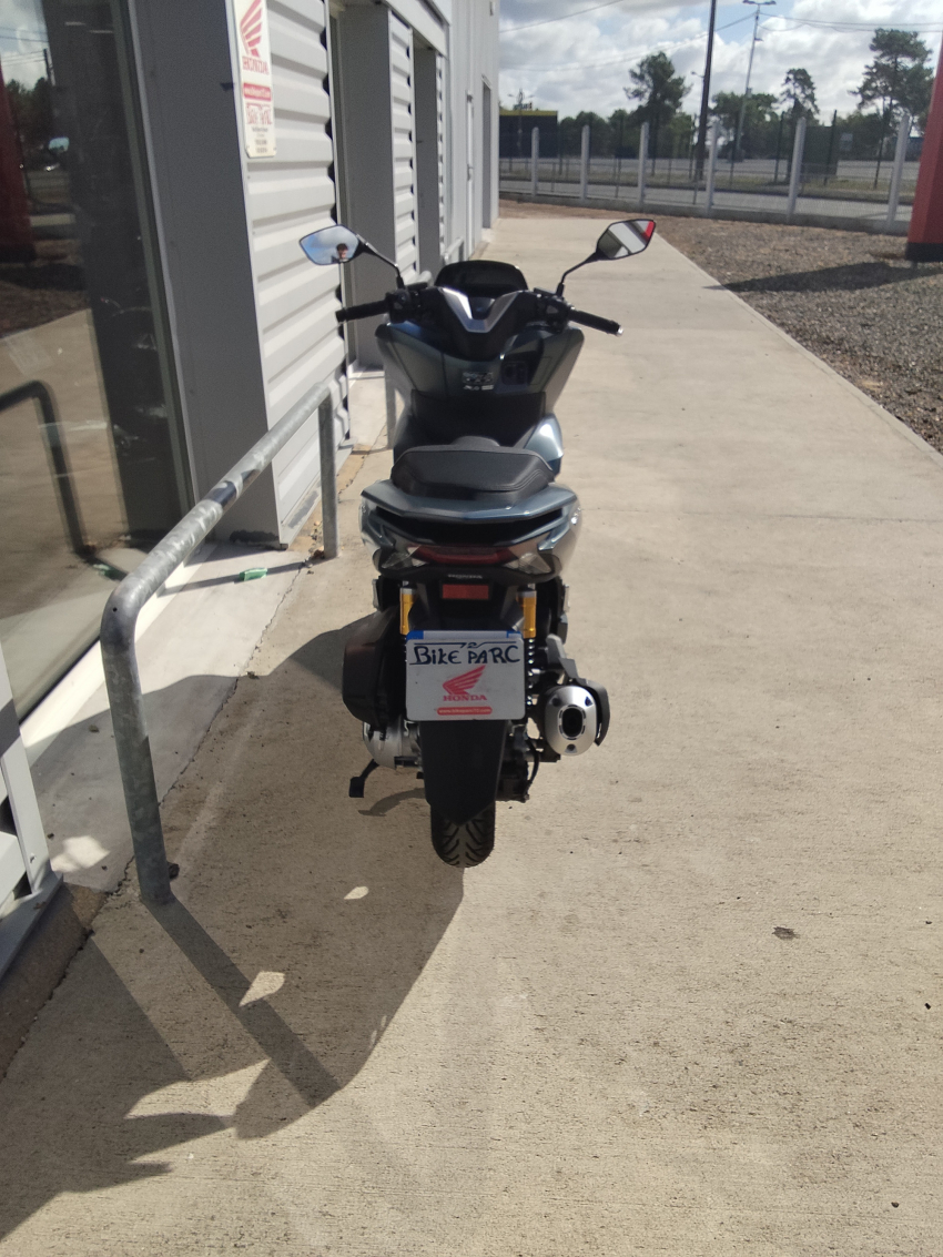 HONDA PCX 125 DX TOP BOX HONDA PCX 125 DX TOP BOX
