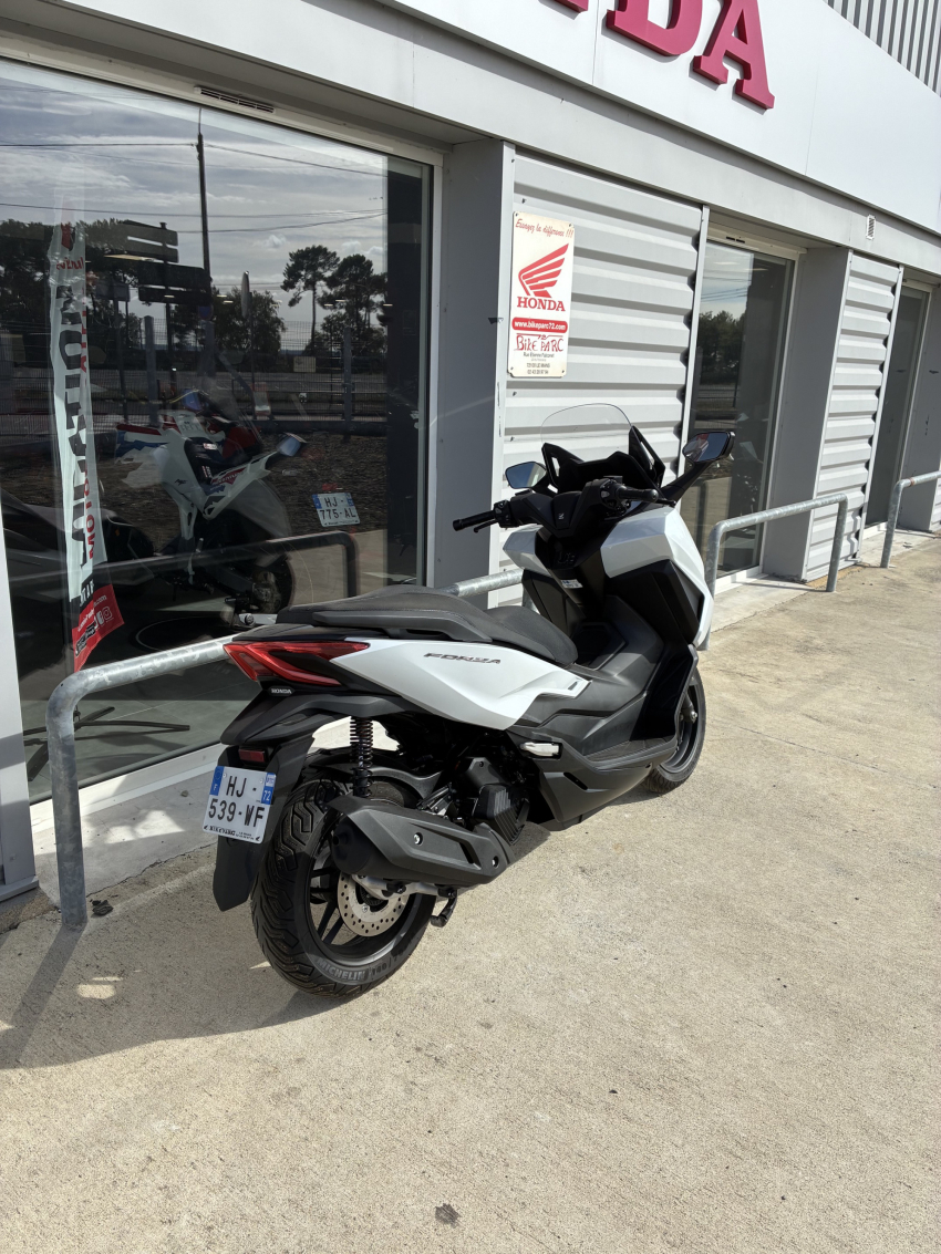 HONDA NSS FORZA 125 HONDA NSS FORZA 125