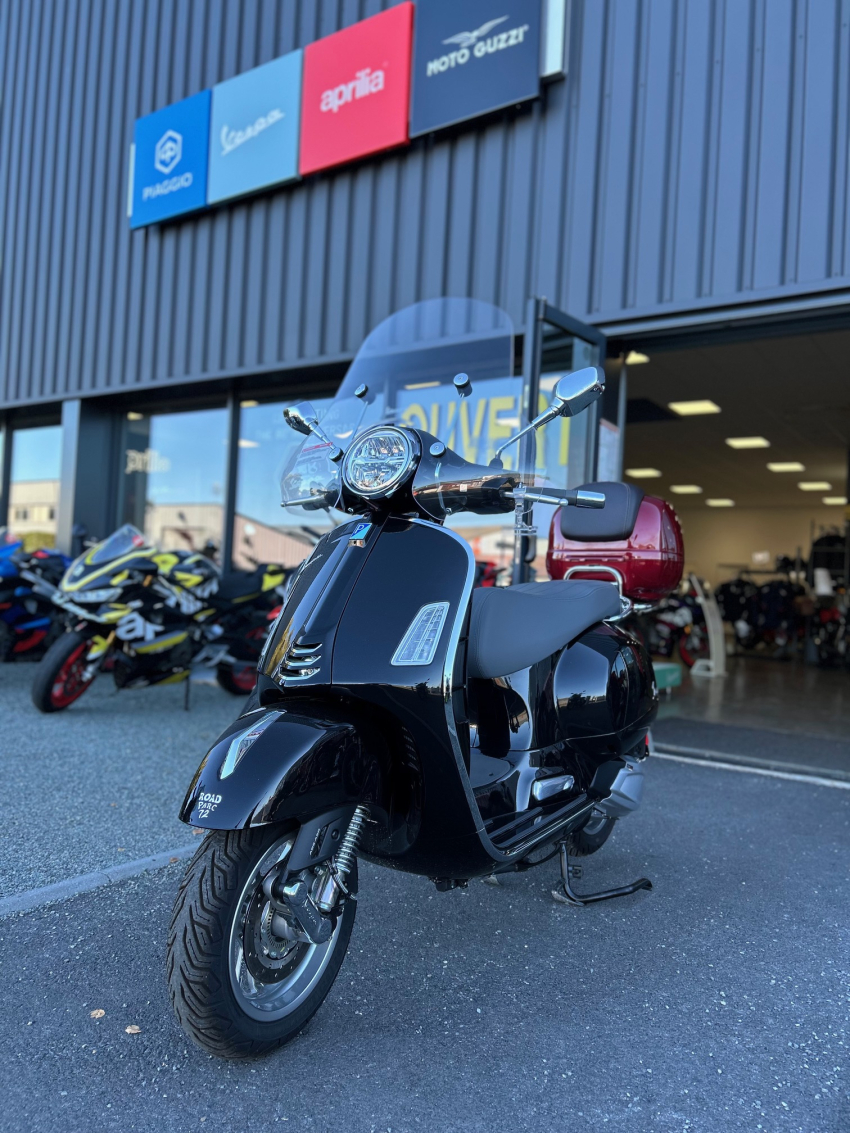 VESPA GTS 310 SUPER NOIR VESPA GTS 310 SUPER NOIR