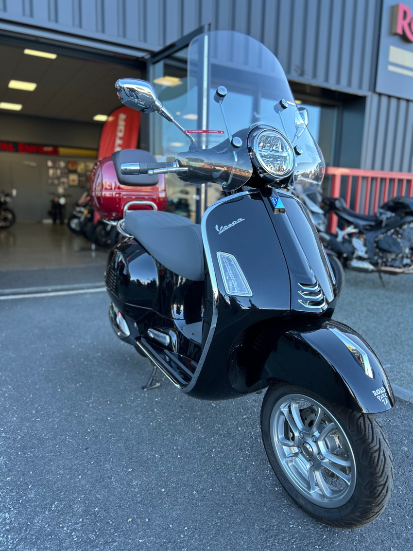 VESPA GTS 310 SUPER NOIR VESPA GTS 310 SUPER NOIR