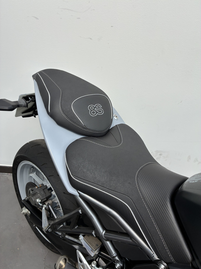 SUZUKI GSX-8S A2 SUZUKI GSX-8S A2
