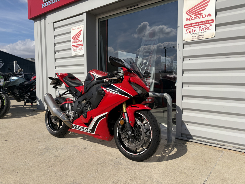 HONDA CBR 1000 RR FIREBLADE HONDA CBR 1000 RR FIREBLADE