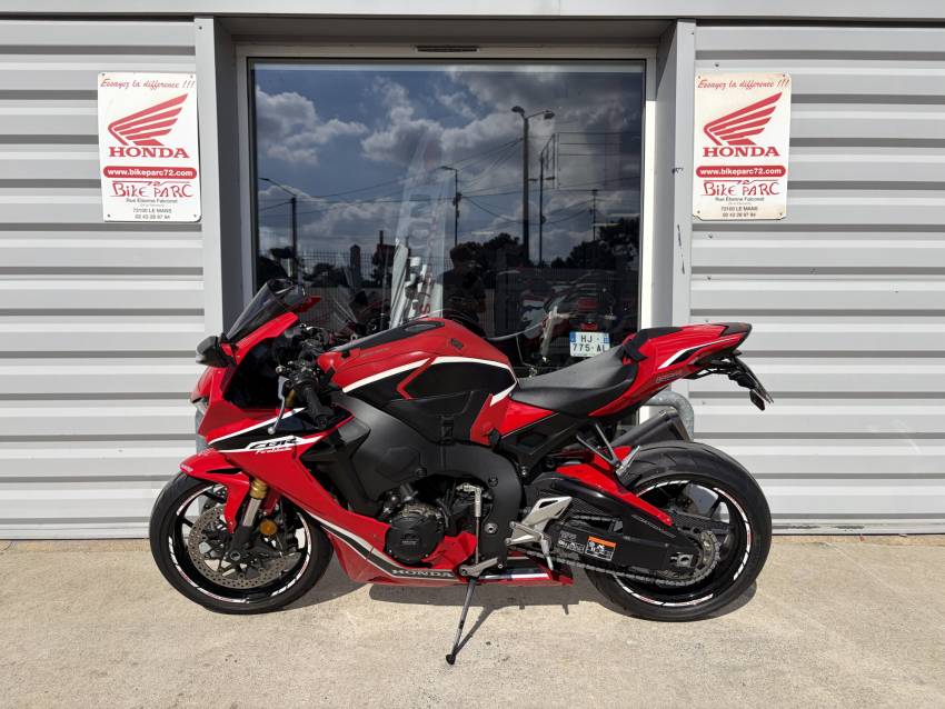 HONDA CBR 1000 RR FIREBLADE HONDA CBR 1000 RR FIREBLADE