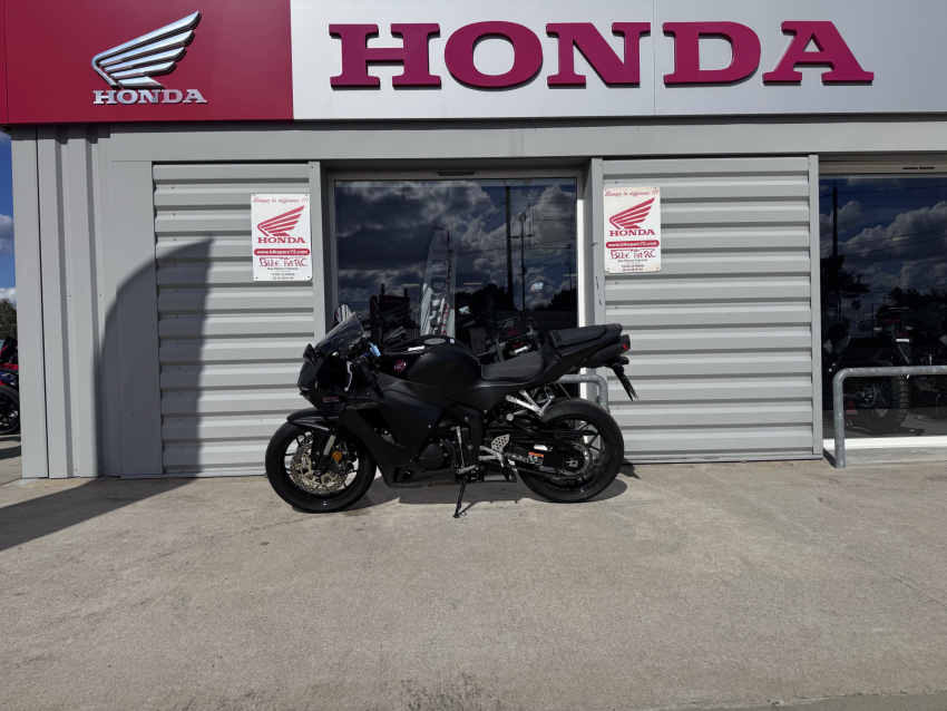 HONDA CBR 600 RR HONDA CBR 600 RR