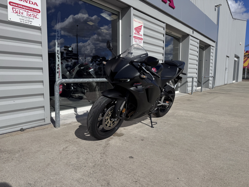HONDA CBR 600 RR HONDA CBR 600 RR