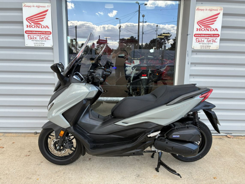 HONDA NSS FORZA 125 HONDA NSS FORZA 125