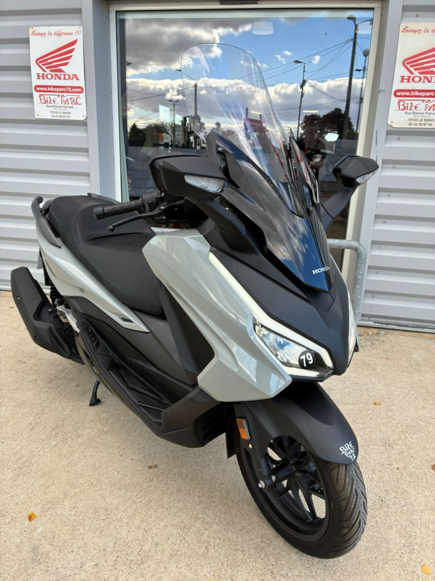 HONDA NSS FORZA 125 HONDA NSS FORZA 125