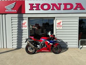 HONDA CBR 1000 RR-R
