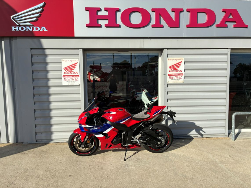 HONDA CBR 1000 RR-R