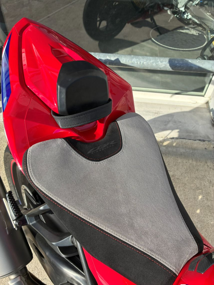 HONDA CBR 1000 RR-R