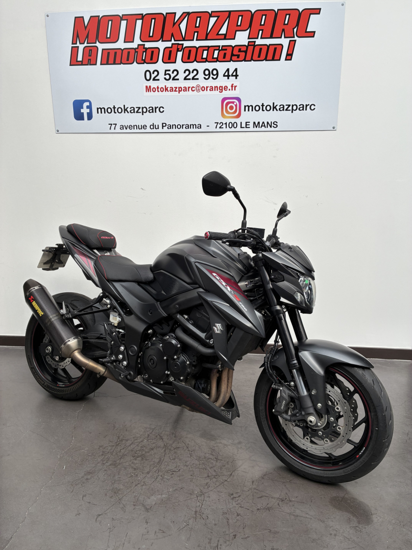 SUZUKI GSX-S 750 SUZUKI GSX-S 750