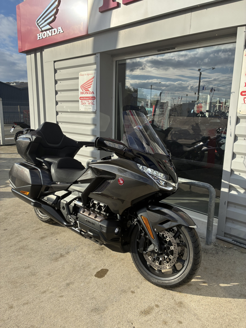 HONDA GL 1800 GOLDWING TOURING DCT HONDA GL 1800 GOLDWING TOURING DCT