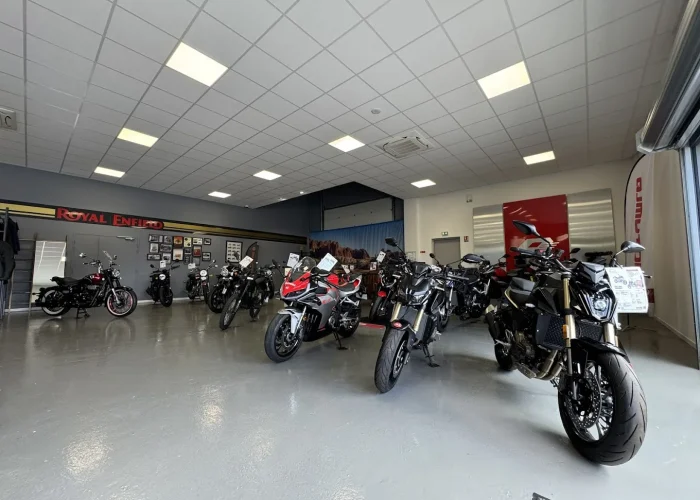 roadparc72-interieur-concession-1