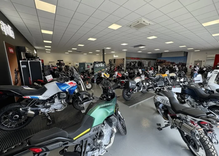 roadparc72-interieur-concession-2